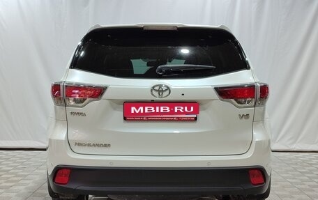 Toyota Highlander III, 2015 год, 2 990 000 рублей, 6 фотография