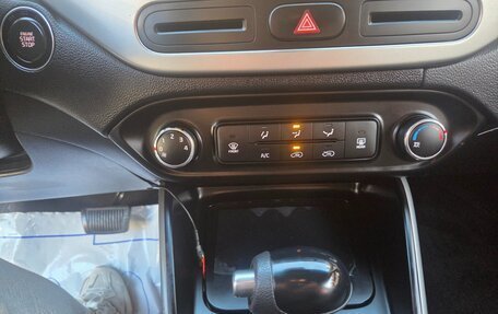 KIA Carens III (RP), 2015 год, 1 180 000 рублей, 17 фотография