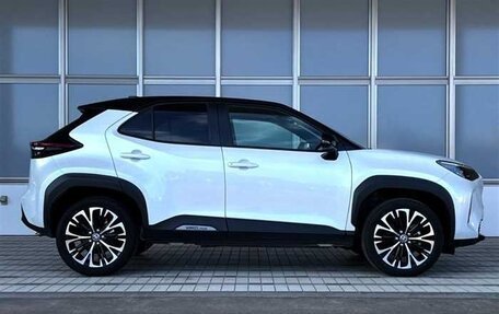 Toyota Yaris Cross, 2025 год, 1 450 000 рублей, 4 фотография