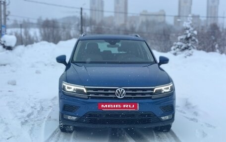 Volkswagen Tiguan II, 2020 год, 3 138 000 рублей, 2 фотография