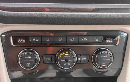 Volkswagen Tiguan II, 2020 год, 3 138 000 рублей, 18 фотография