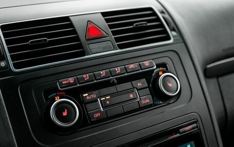 Volkswagen Touran III, 2012 год, 980 000 рублей, 12 фотография