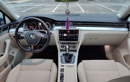 Volkswagen Passat B8 рестайлинг, 2018 год, 1 830 000 рублей, 21 фотография