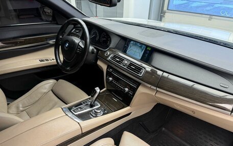 BMW 7 серия, 2011 год, 1 759 000 рублей, 26 фотография
