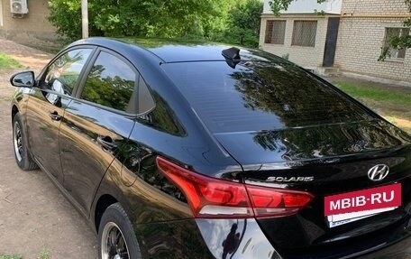 Hyundai Solaris II рестайлинг, 2017 год, 1 300 000 рублей, 3 фотография