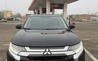 Mitsubishi Outlander III рестайлинг 3, 2019 год, 1 800 000 рублей, 1 фотография