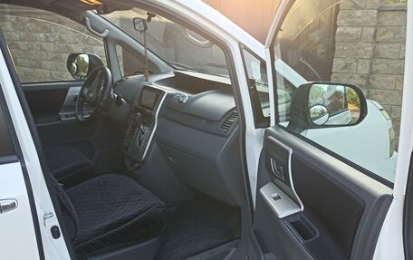 Toyota Voxy II, 2008 год, 1 130 000 рублей, 6 фотография