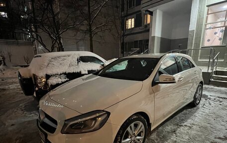 Mercedes-Benz A-Класс, 2016 год, 2 000 000 рублей, 2 фотография