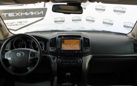 Toyota Land Cruiser 200, 2010 год, 3 150 000 рублей, 10 фотография