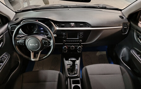 KIA Rio IV, 2022 год, 1 915 000 рублей, 10 фотография