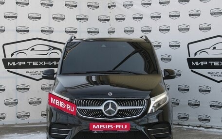 Mercedes-Benz V-Класс, 2019 год, 5 900 000 рублей, 3 фотография