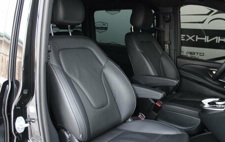 Mercedes-Benz V-Класс, 2019 год, 5 900 000 рублей, 20 фотография