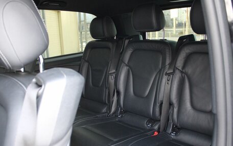 Mercedes-Benz V-Класс, 2019 год, 5 900 000 рублей, 24 фотография