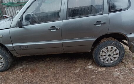 Chevrolet Niva I рестайлинг, 2005 год, 310 000 рублей, 4 фотография