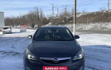 Opel Astra J, 2011 год, 750 000 рублей, 3 фотография