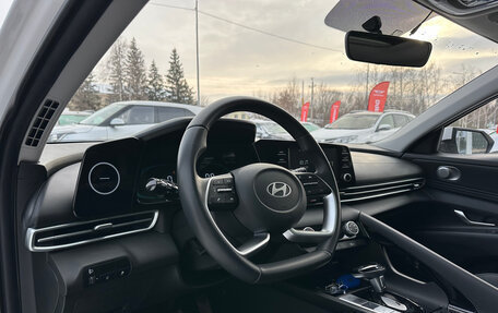 Hyundai Elantra, 2023 год, 1 970 000 рублей, 14 фотография