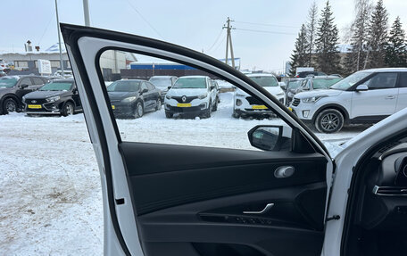 Hyundai Elantra, 2023 год, 1 970 000 рублей, 10 фотография