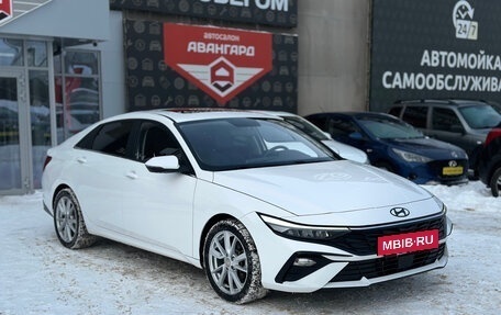 Hyundai Elantra, 2023 год, 1 970 000 рублей, 9 фотография