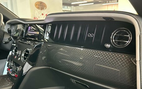 Rolls-Royce Cullinan, 2025 год, 69 000 000 рублей, 26 фотография