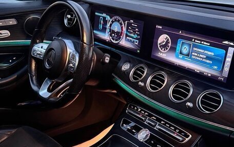 Mercedes-Benz E-Класс, 2018 год, 3 200 000 рублей, 10 фотография