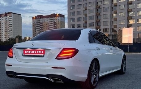 Mercedes-Benz E-Класс, 2018 год, 3 200 000 рублей, 6 фотография