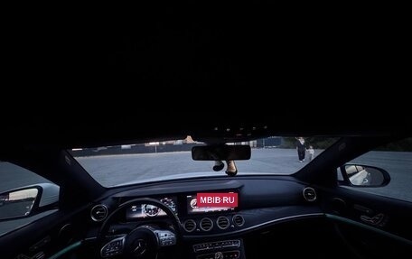 Mercedes-Benz E-Класс, 2018 год, 3 200 000 рублей, 14 фотография