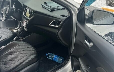 Hyundai Solaris II рестайлинг, 2017 год, 1 350 000 рублей, 5 фотография