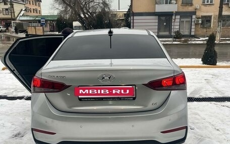 Hyundai Solaris II рестайлинг, 2017 год, 1 350 000 рублей, 2 фотография