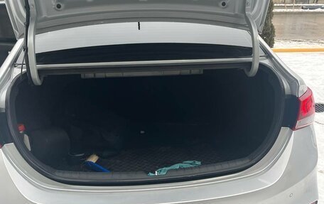 Hyundai Solaris II рестайлинг, 2017 год, 1 350 000 рублей, 7 фотография