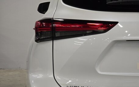 Toyota Highlander, 2025 год, 5 825 000 рублей, 22 фотография