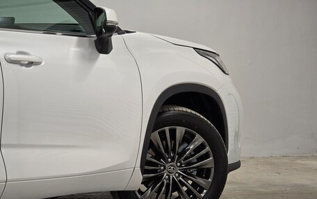 Toyota Highlander, 2025 год, 5 825 000 рублей, 28 фотография