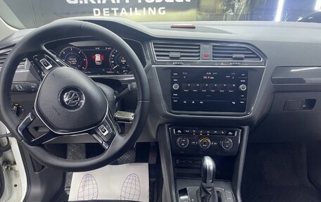 Volkswagen Tiguan II, 2018 год, 2 450 000 рублей, 2 фотография