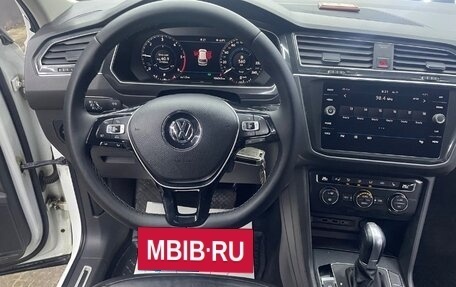 Volkswagen Tiguan II, 2018 год, 2 450 000 рублей, 6 фотография