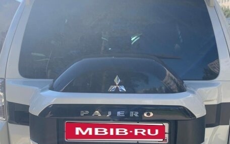 Mitsubishi Pajero IV, 2015 год, 2 000 000 рублей, 15 фотография