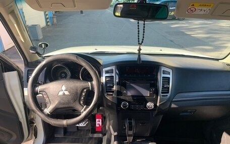 Mitsubishi Pajero IV, 2015 год, 2 000 000 рублей, 11 фотография