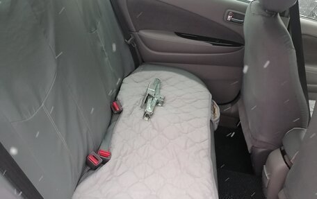 Toyota Prius IV XW50, 2001 год, 415 000 рублей, 11 фотография