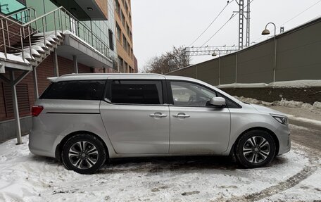 KIA Carnival III, 2018 год, 2 750 000 рублей, 7 фотография