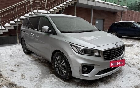 KIA Carnival III, 2018 год, 2 750 000 рублей, 8 фотография
