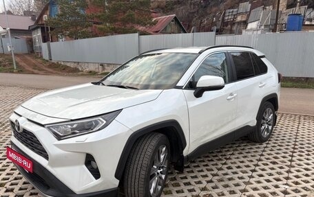 Toyota RAV4, 2021 год, 3 650 000 рублей, 6 фотография