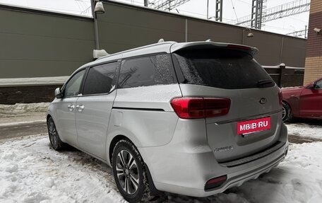 KIA Carnival III, 2018 год, 2 750 000 рублей, 4 фотография