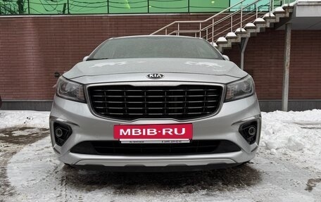 KIA Carnival III, 2018 год, 2 750 000 рублей, 10 фотография