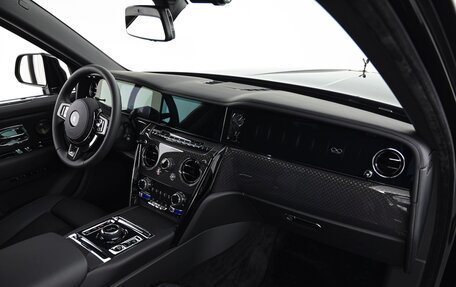 Rolls-Royce Cullinan, 2025 год, 53 000 000 рублей, 17 фотография