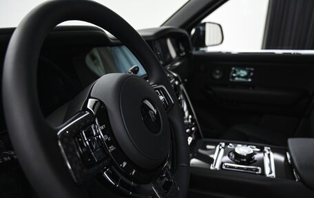 Rolls-Royce Cullinan, 2025 год, 53 000 000 рублей, 24 фотография