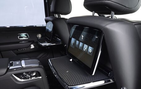 Rolls-Royce Cullinan, 2025 год, 53 000 000 рублей, 39 фотография