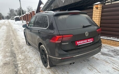 Volkswagen Tiguan II, 2017 год, 2 300 000 рублей, 2 фотография