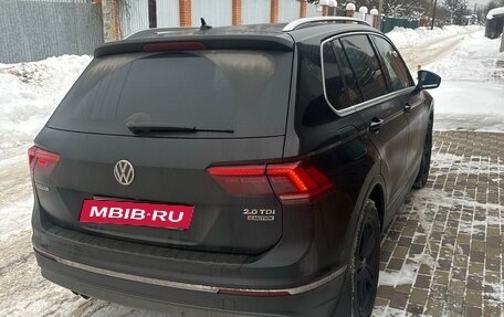 Volkswagen Tiguan II, 2017 год, 2 300 000 рублей, 3 фотография