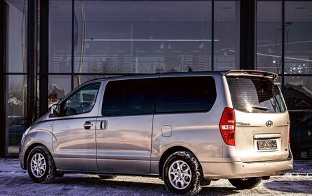 Hyundai Grand Starex Grand Starex I рестайлинг 2, 2011 год, 1 695 000 рублей, 4 фотография