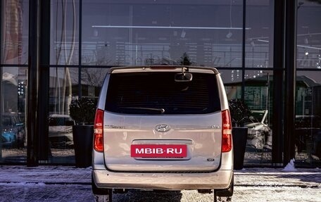 Hyundai Grand Starex Grand Starex I рестайлинг 2, 2011 год, 1 695 000 рублей, 5 фотография