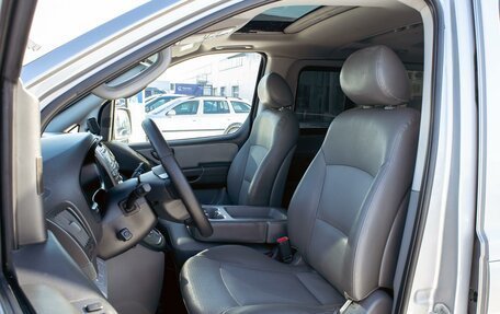 Hyundai Grand Starex Grand Starex I рестайлинг 2, 2011 год, 1 695 000 рублей, 11 фотография