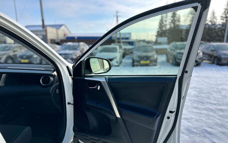 Toyota RAV4, 2014 год, 1 990 000 рублей, 30 фотография